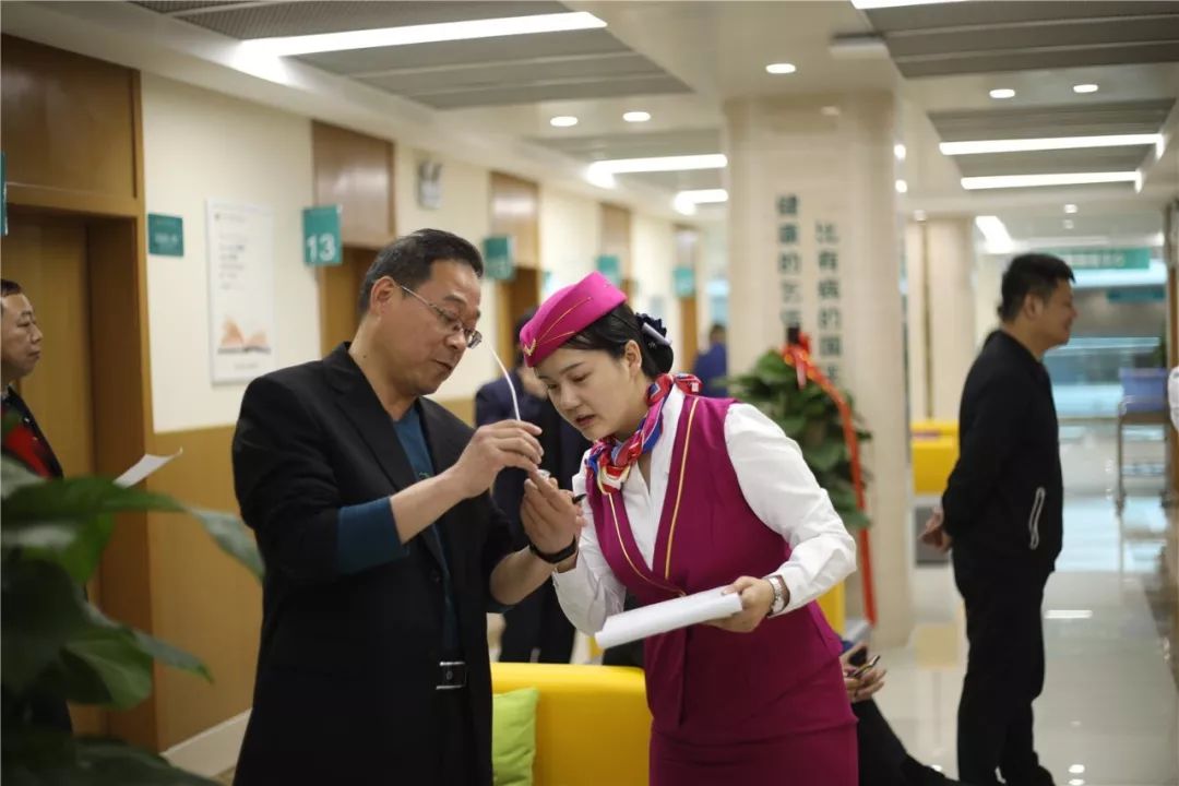 吉安24小时套医保卡(北京医保卡使用指南)